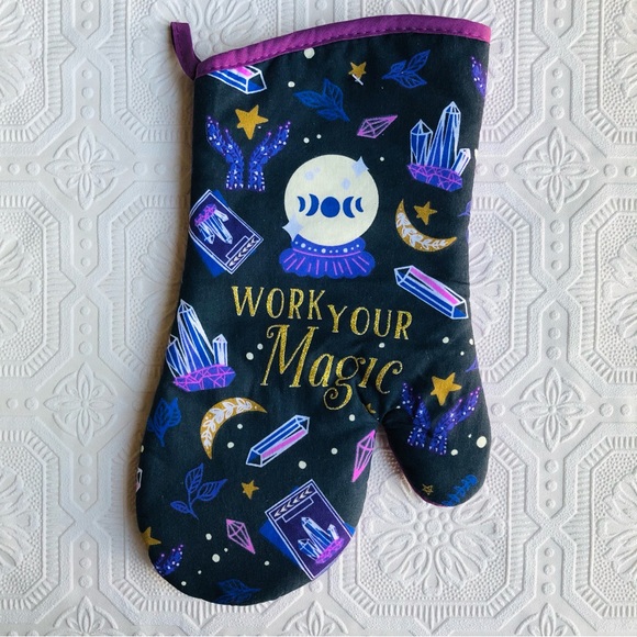 Work Your Magic Halloween Kitchen Accessories 3 pc - Picture 6 of 15